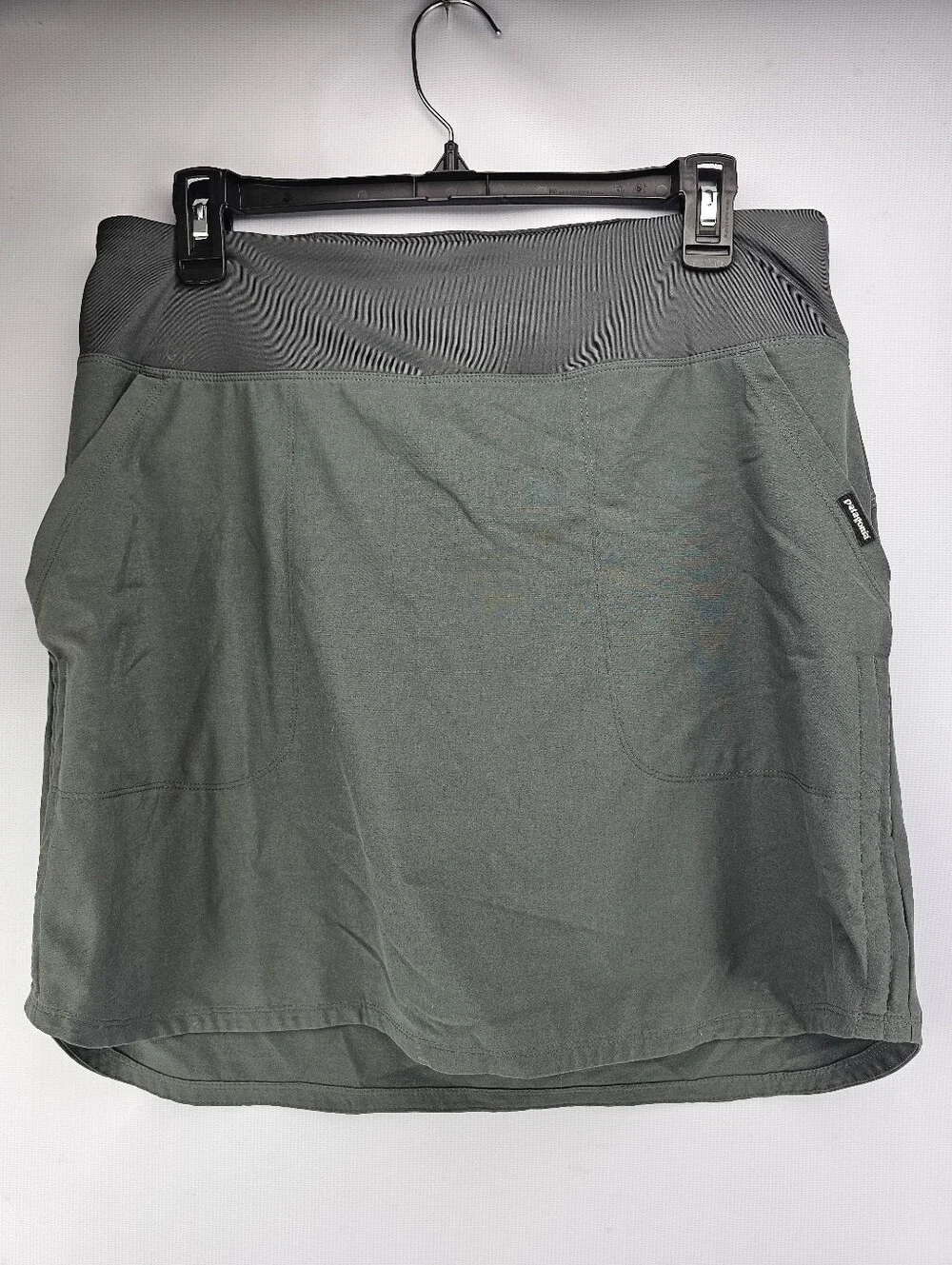 Patagonia Women's Cinch Tech Fishing Skort Size Gray Green Size Medium